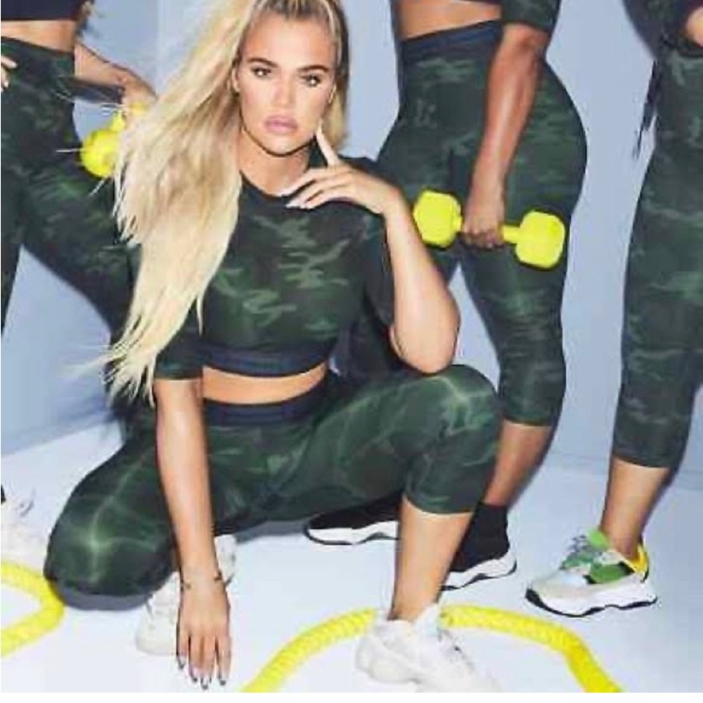 Good American cropped camo top